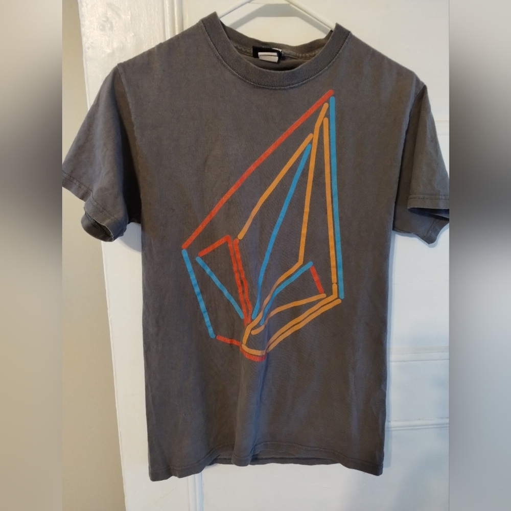 Volcom tu shirt SZ small